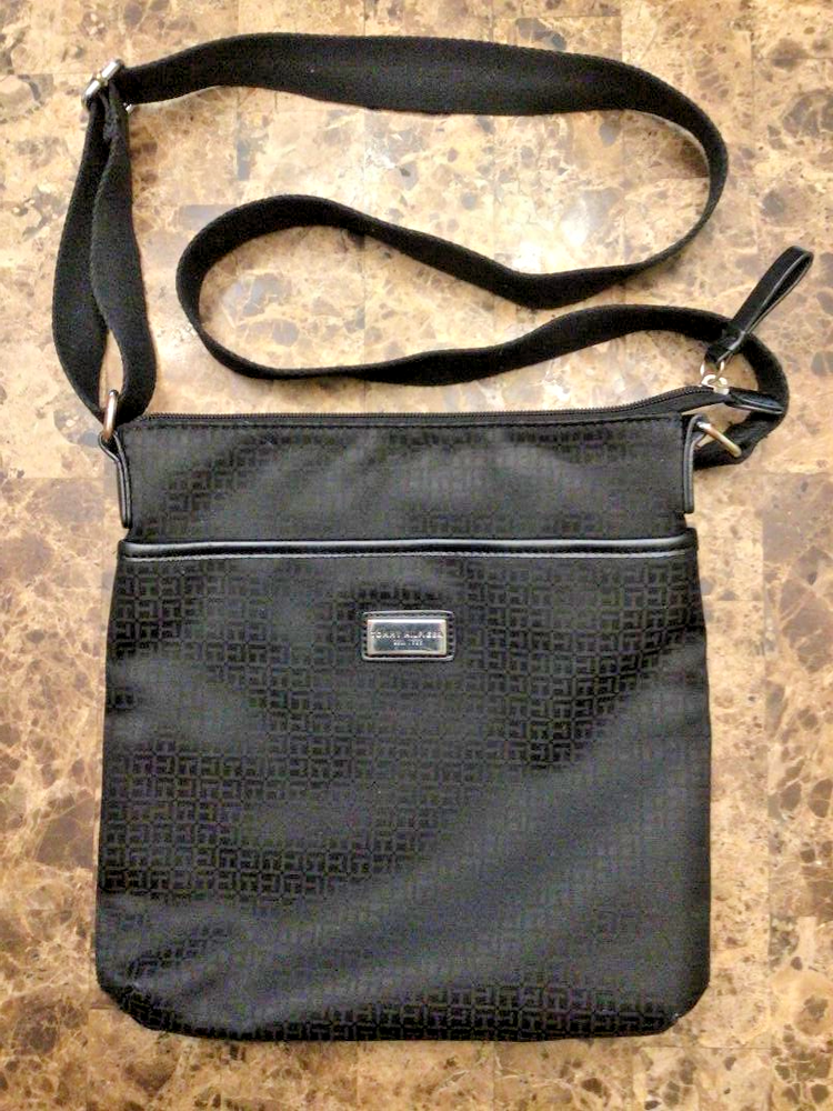 Tommy Hilfiger Womens Over the Shoulder Purse Bag Pocketbook