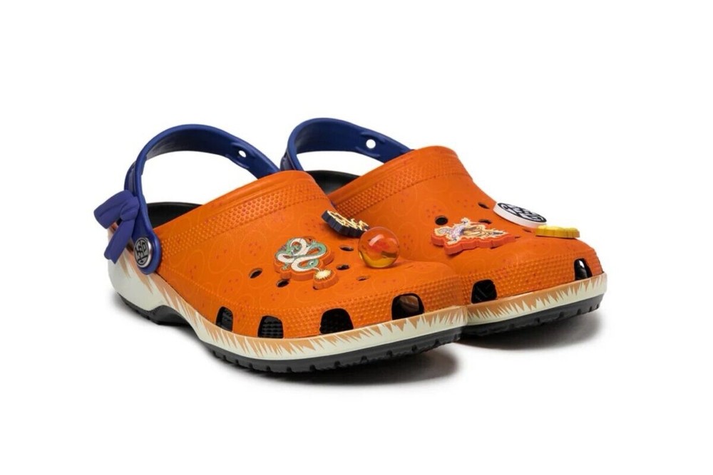 Crocs x Dragon Ball z Goku Pre order 02/25