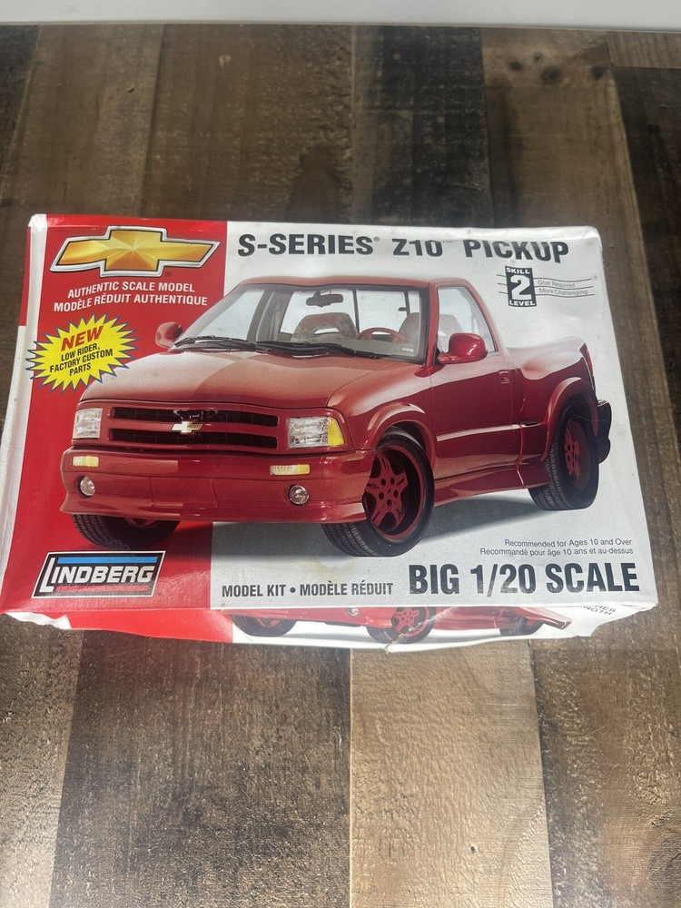 LINDBERG 72591 Chevy S Series Z10 Pickup Truck KIT McM 1/20 NOB READ