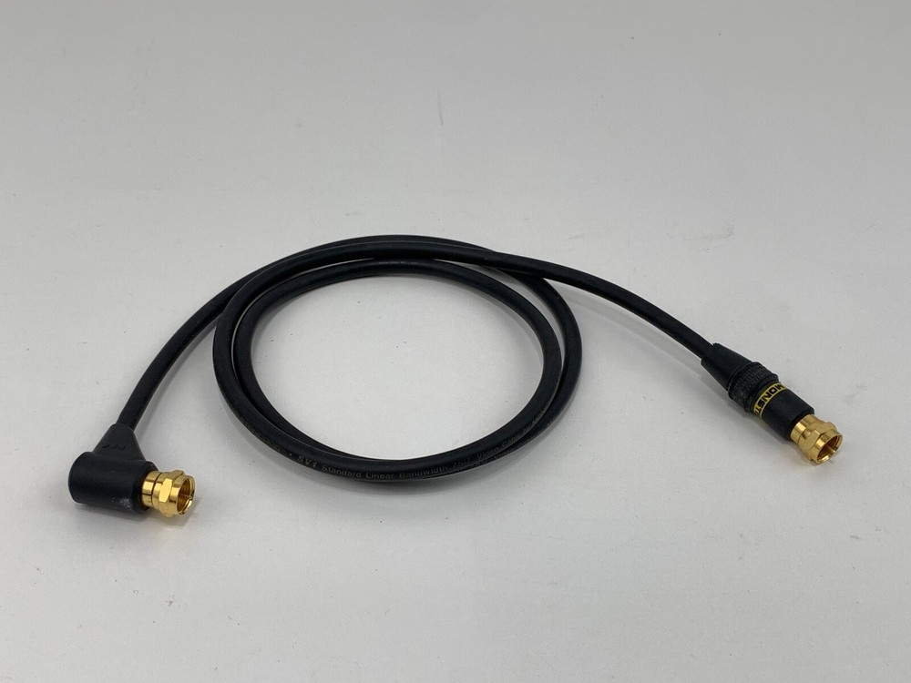 Monster SV1 3FT Black Gold Right Angle Coaxial Video Cable