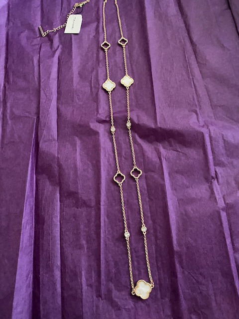 T Tahari Goldtone mother of pearl Clover adjustable necklace