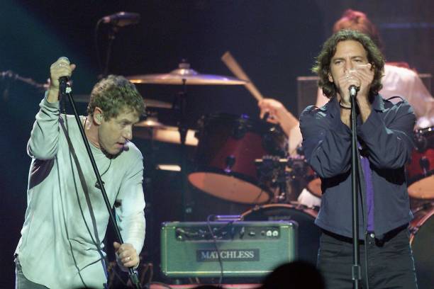 Noel Gallagher on stage with The Who at the Royal Albert Hall in L- Old Photo 3