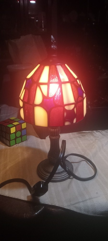 stained glass Tiffany style miniature table lamp
