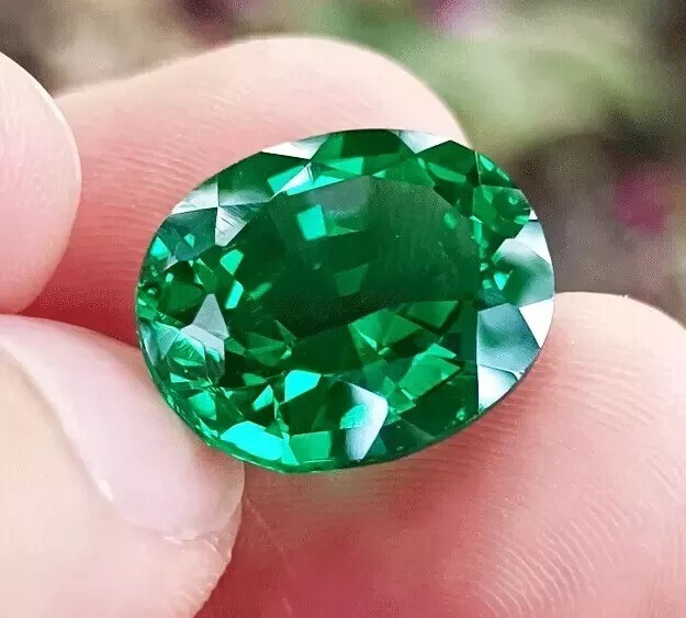 Oval 15-17Ct Natural Colombian Emerald Certified Loose Gemstone
