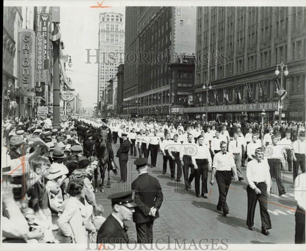 1938 Press Photo Members of the A.F. of L. march at Labor Day Parade in Detroit-image
