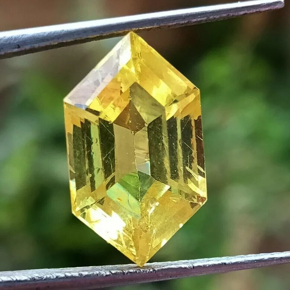Natural VVS Yellow Sapphire Hexagon Loose Gemstone 9-10Ct