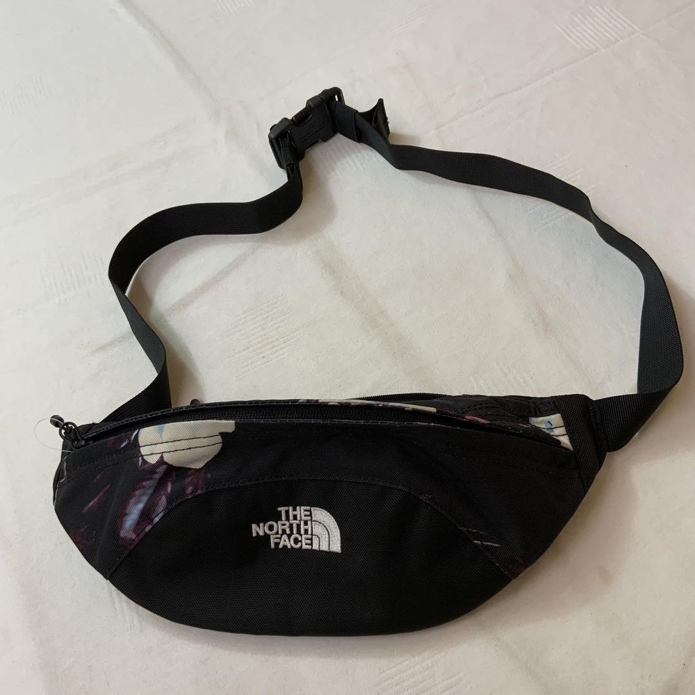 The North Face Nm72305 Waist Pouch - Stylish Durable Hands-Free Bag