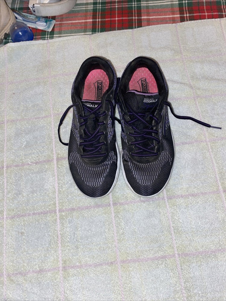 Skechers Go Walk Women's Size 8 Comfortable Walking Shoes