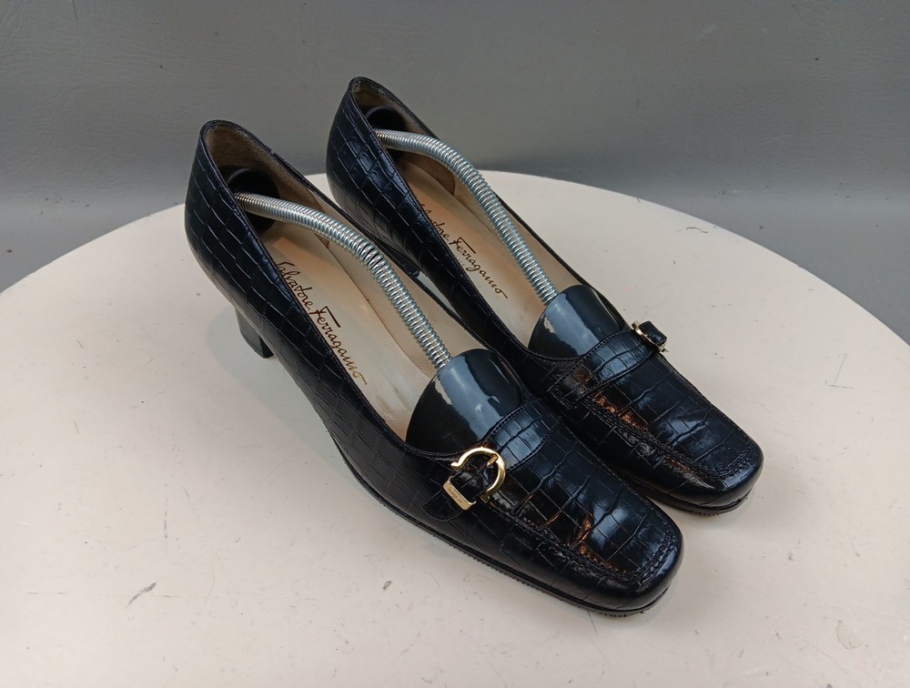 Salvatore Ferragamo Black Croc Print Pumps Size 8 4A Block Heel