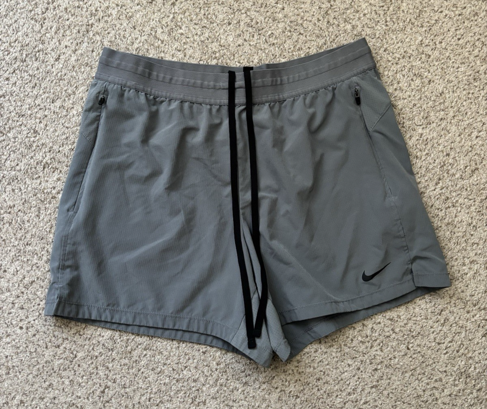 Nike Shorts Mens Size Large (34