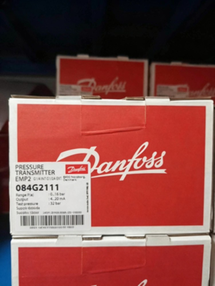 1PC NEW Danfoss EMP2 084G2111 Pressure Transmitter Sensor