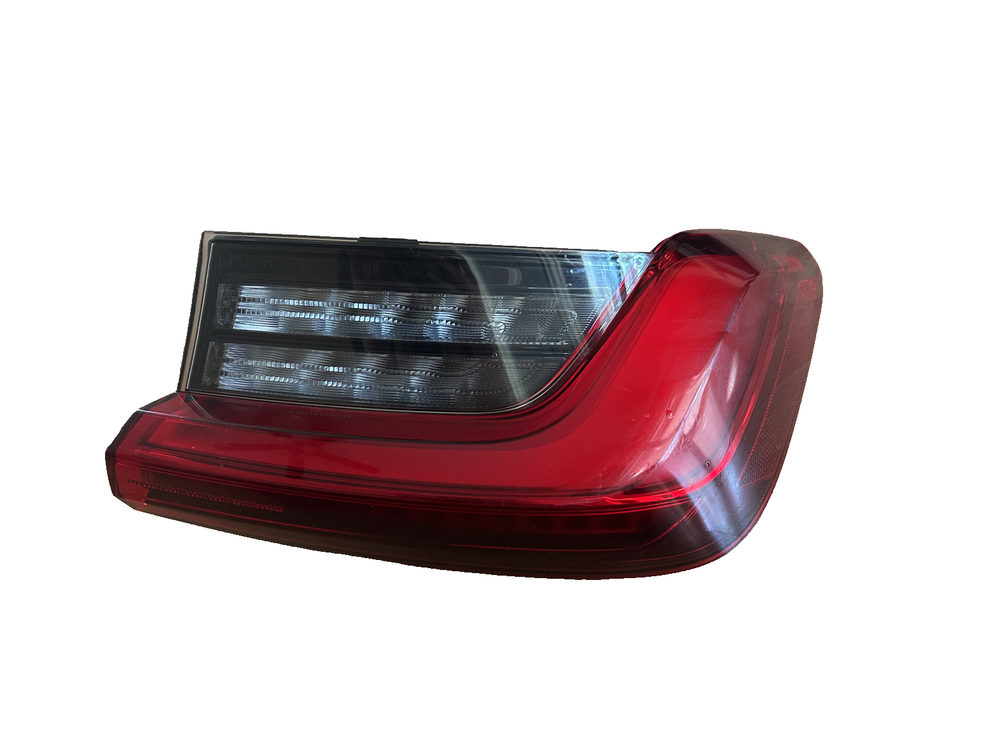 2019  BMW 330I REAR RIGHT  TAIL LIGHT LAMP OEM