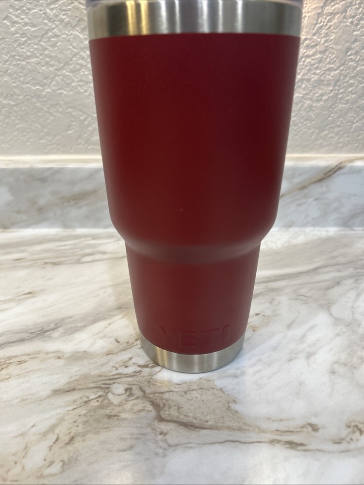YETI 30 oz Stainless Steel Tumbler Cup With Lid