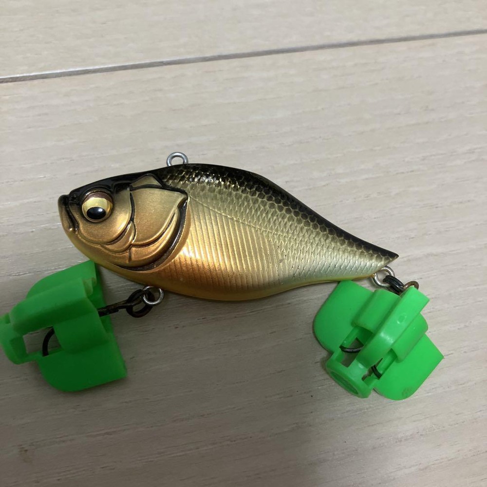 Fishing Lure Megabass Fermata Vibration Lure Gold Black