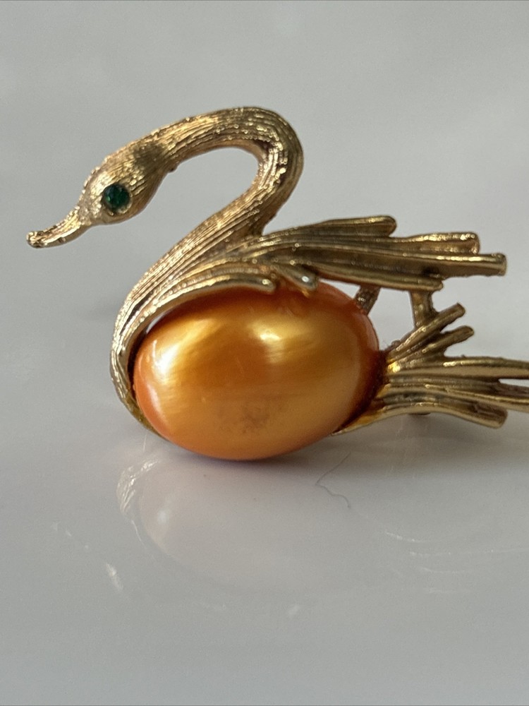 Vintage Golden Swan Brooch Pin with Orange Jelly Belly and Green Eye Gold Tone