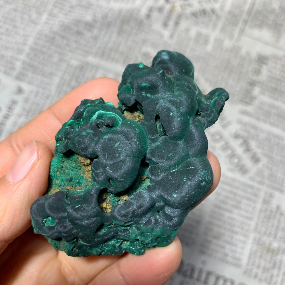 78g   Natural malachite velvet quartz crystal luster mineral specimen