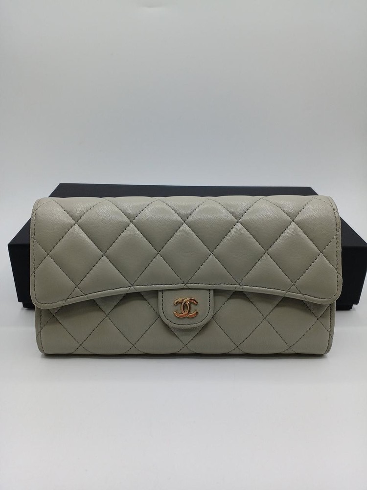 Chanel A80758 Matelasse Timeless Classic Leather Shoulder Bag