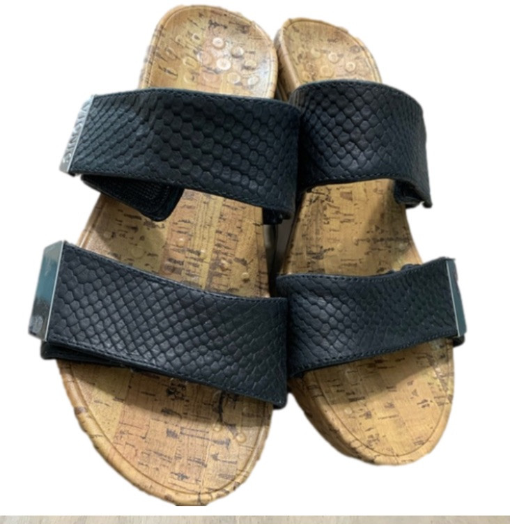 Vionic Pepper wedge sandals size 6 US with leather upper