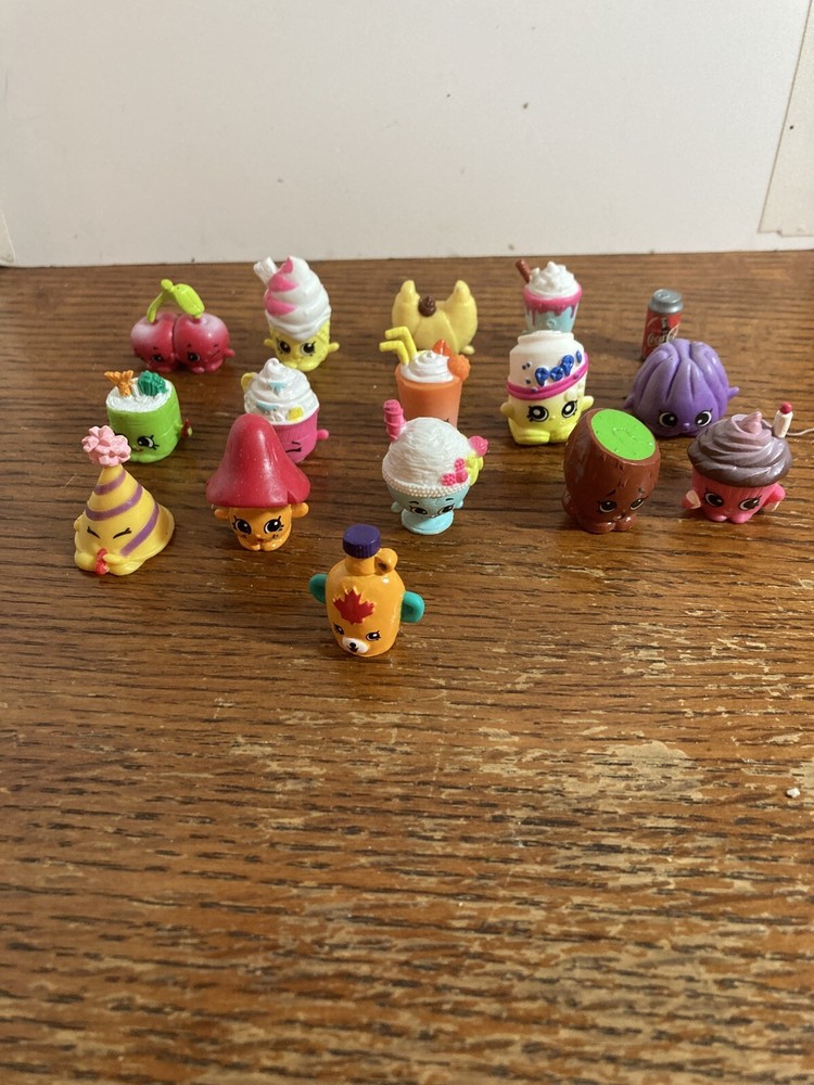 Shopkins Lot Of 16 Random Characters No Duplicates Mixed Great Condition