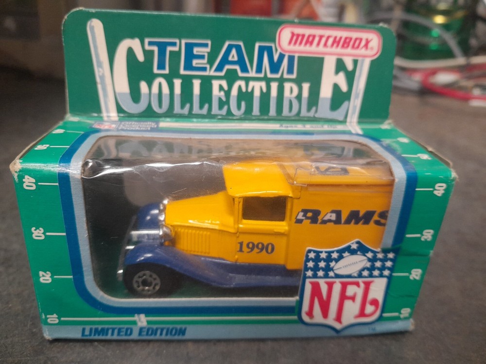 1990 Matchbox NFL Team Collectible Los Angeles RAMS Truck Yellow 1:64 NFL-90-6