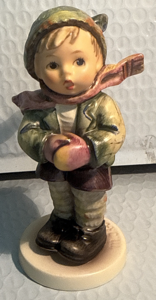 Beautiful Goebel HUMMEL 5 1/4