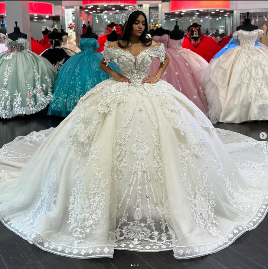 White Quinceanera Dresses Party Ball Gown Off the Shoulder Sweet 16 Dress