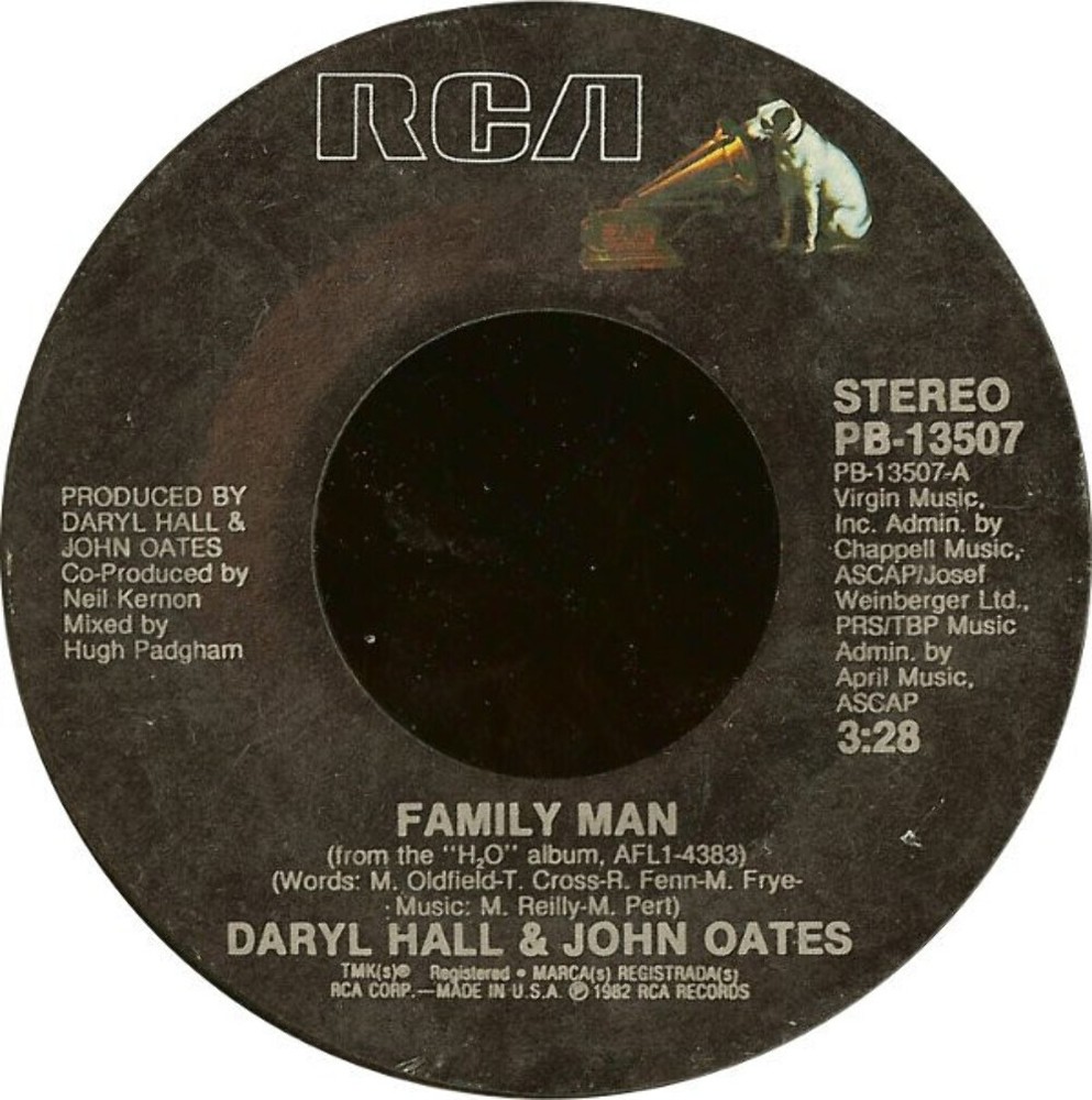 Daryl Hall & John Oates - Family Man (7