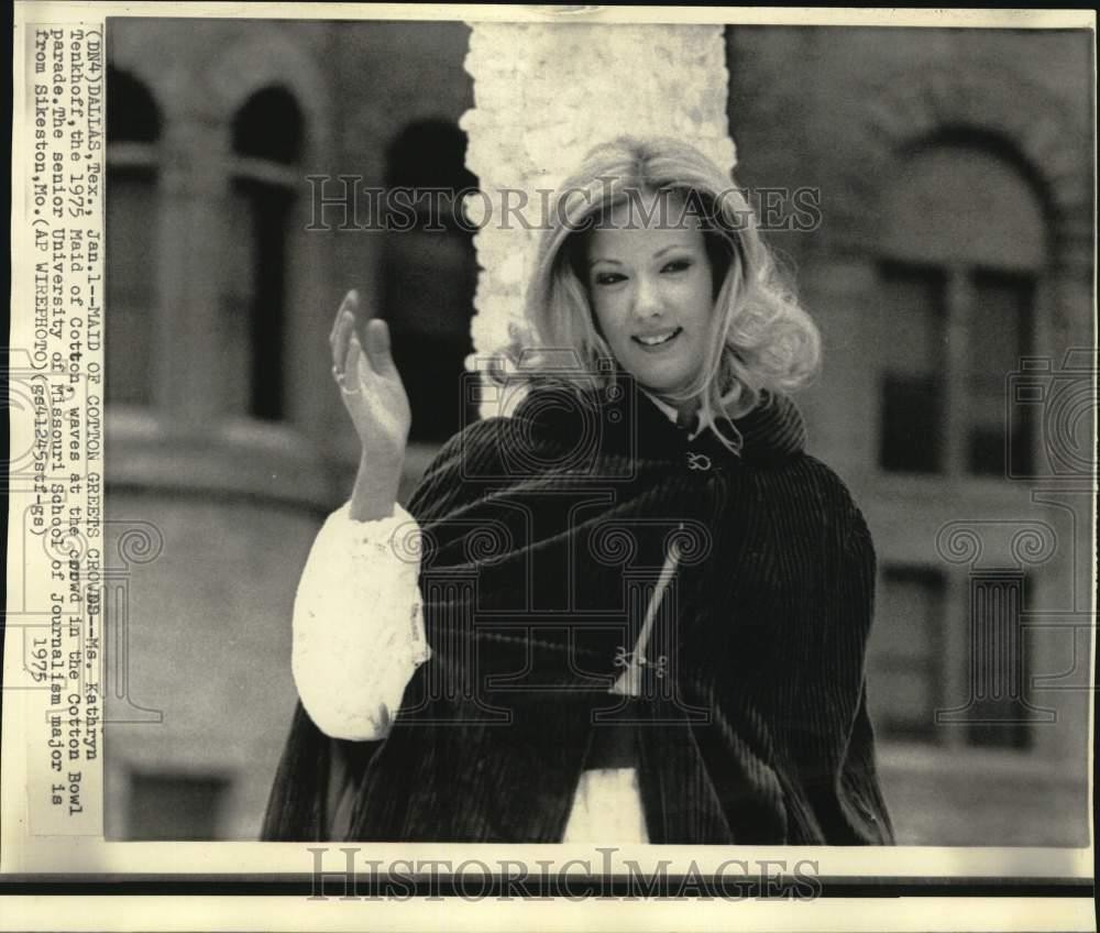 1975 Maid of Cotton Kathryn Tenkhoff in Texas Cotton Bowl Parade