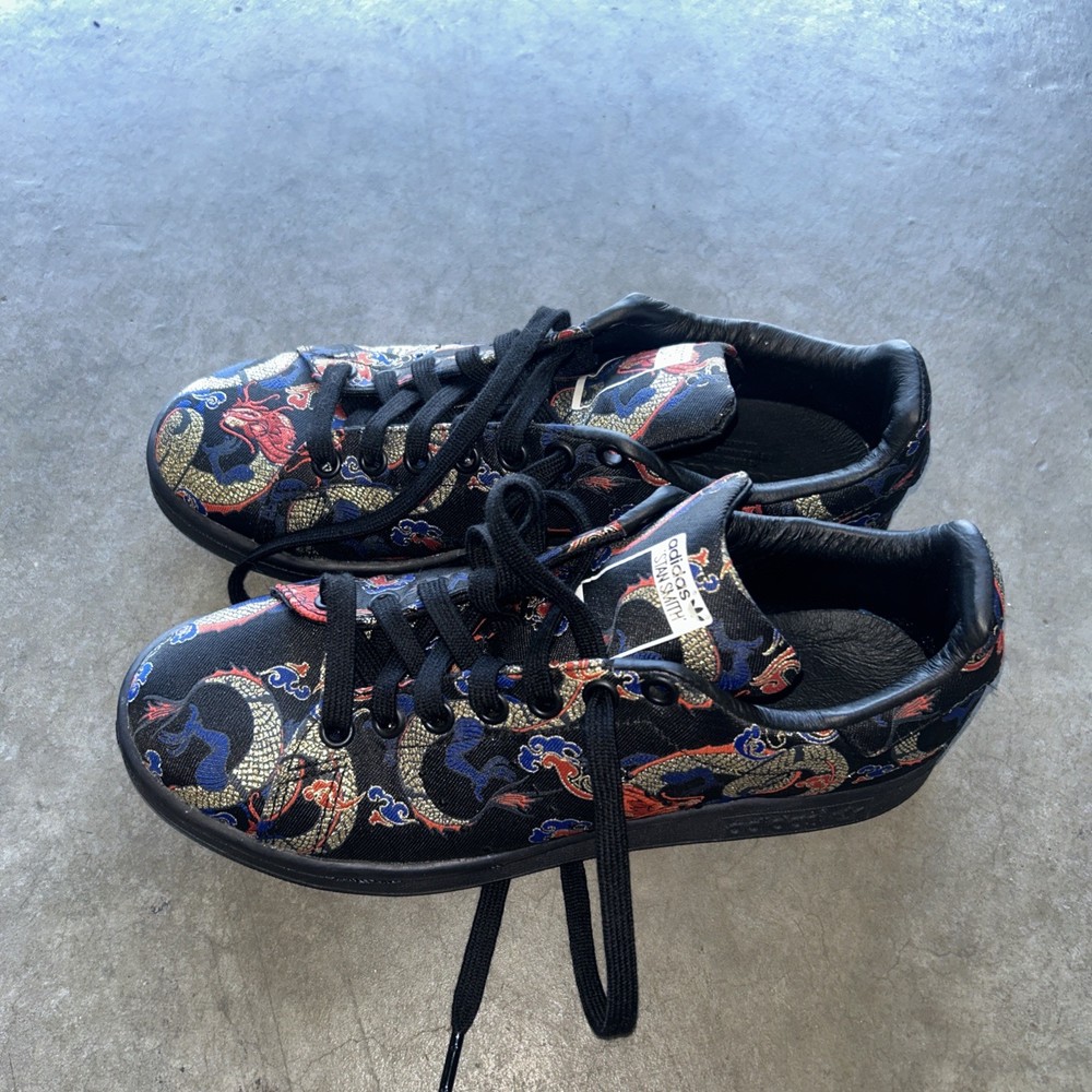 Women's adidas Stan Smith Dragon Boat Size 6 Sneakers
