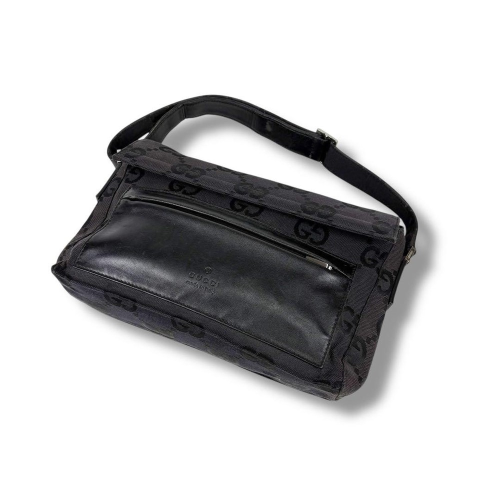 Gucci GG Canvas Black Shoulder Bag 9.4x5.9x2.4in Like New