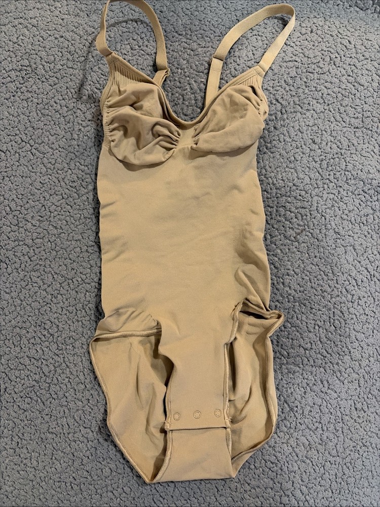 Skims Seamless Sculpt Bodysuit Brief Size Small Beige