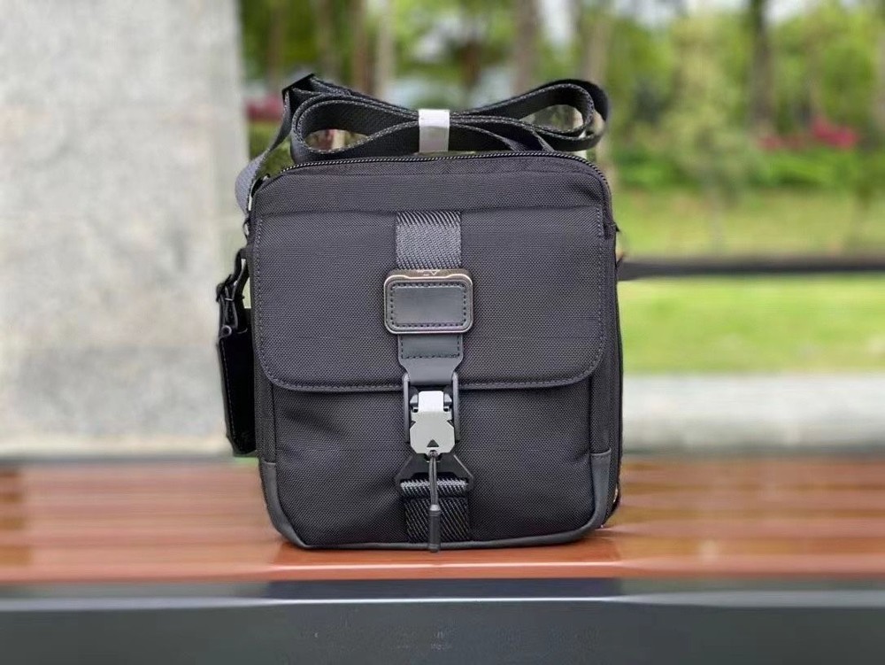 TUMI Alpha Bravo  Junior Crossbody Black 232709 Body Bag Shoulder Bag outlet New