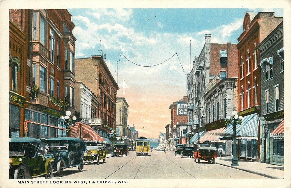 1907 La Crosse Wisconsin Main Street looking East Trolley Teich Postcard 25-8152