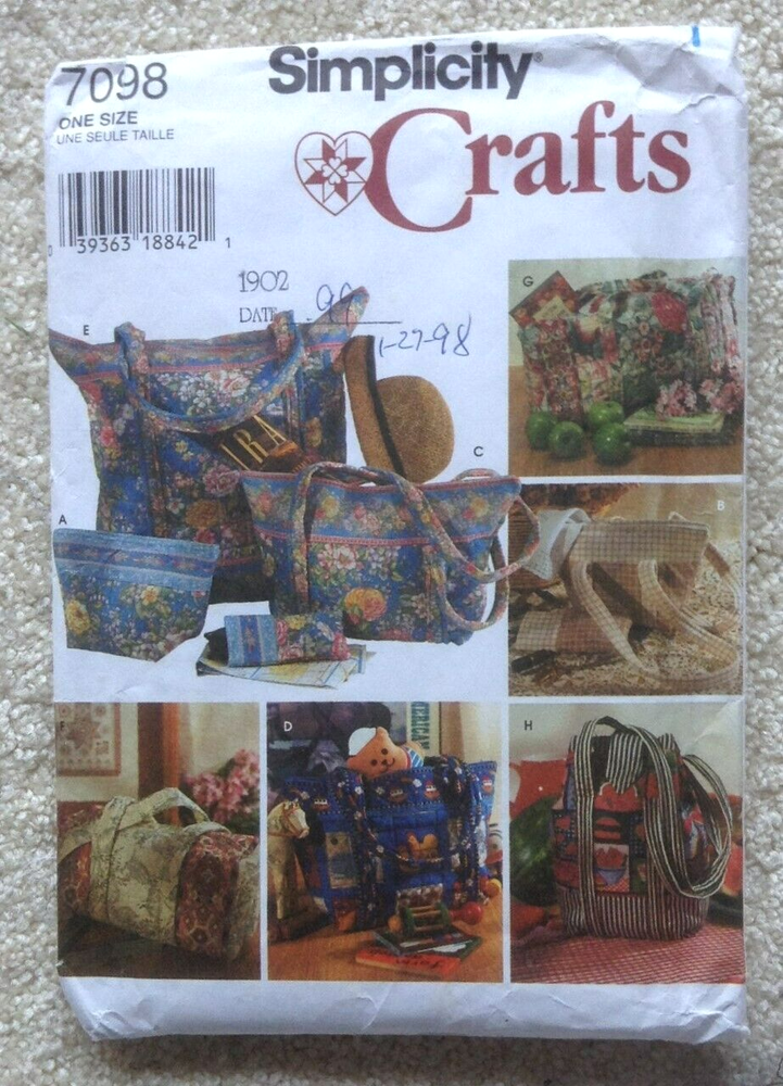 SIMPLICITY PATTERN #7098 - QUILTED BAGS, TOTES & EYEGLASS CASE UNCUT/FF
