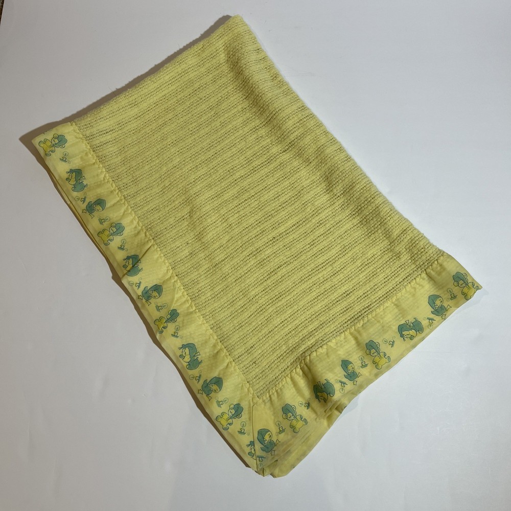 Vintage Curity Baby Yellow Thermal Infant Security Blanket Satin Trim Duck Bear