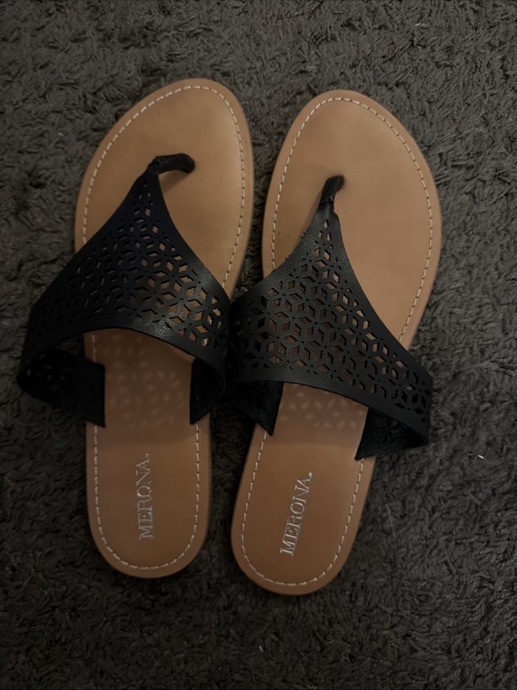 Merona Sandals Womens 8 Flip Flop Black Faux Leather Slip On Casual Perforated