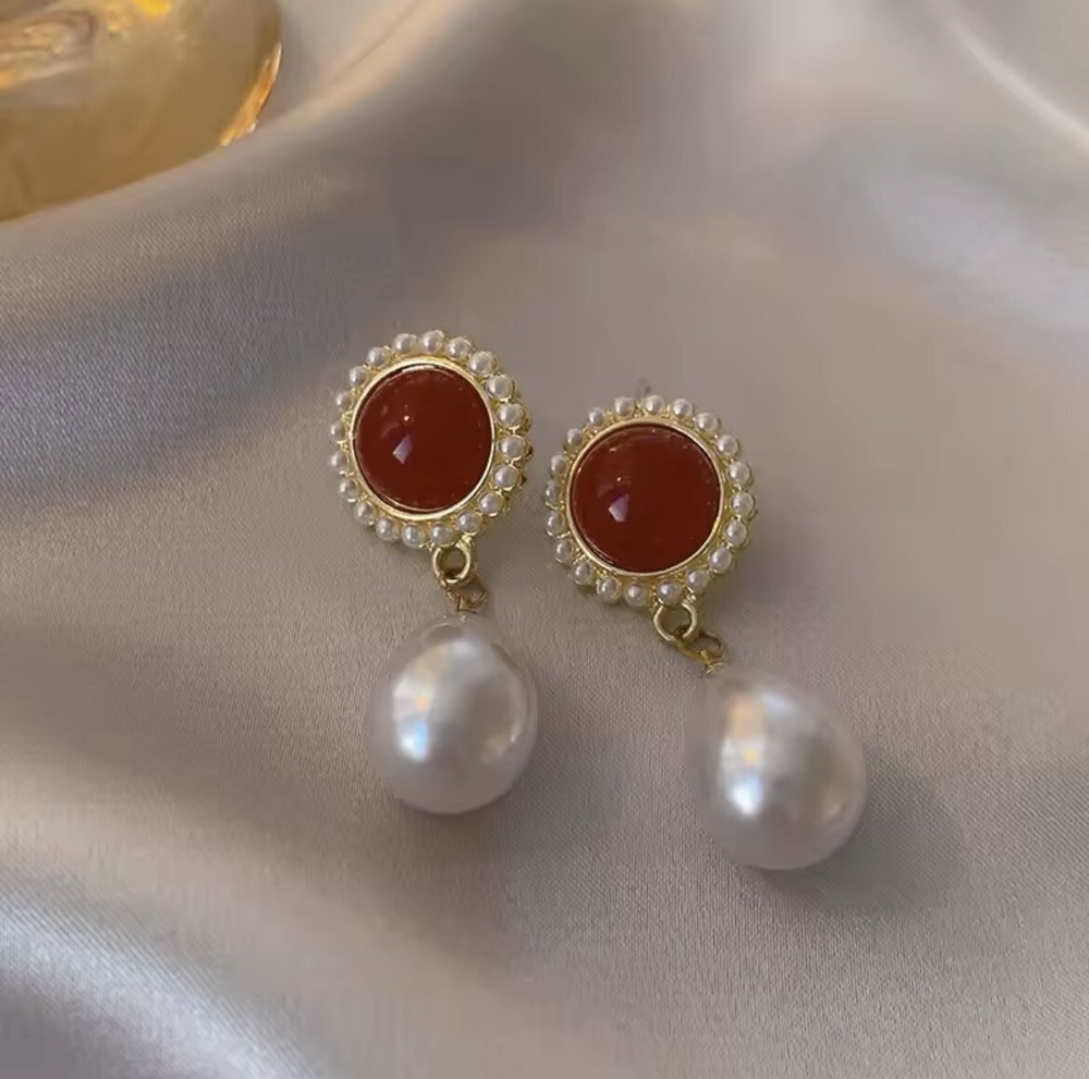 Stylish Women’s Fashion Earrings for Every Occasion