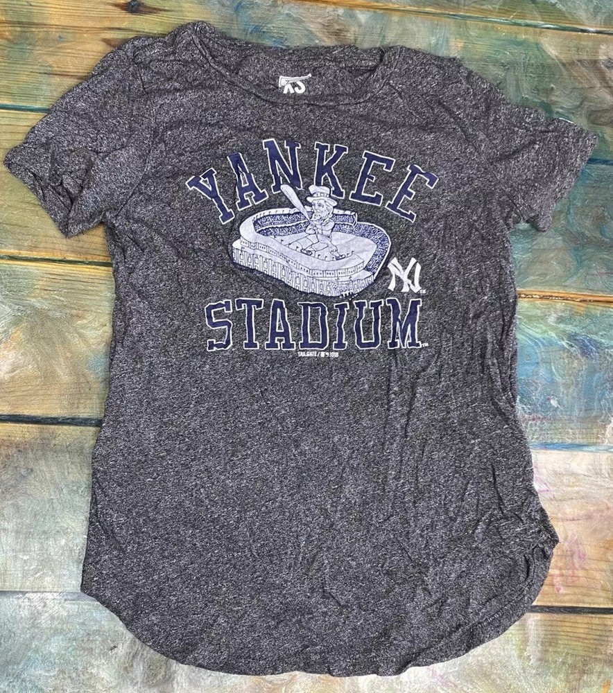 Tailgate Women XSmall New York Yankees Stadium Gray Short Sleeve Shirt Baseball