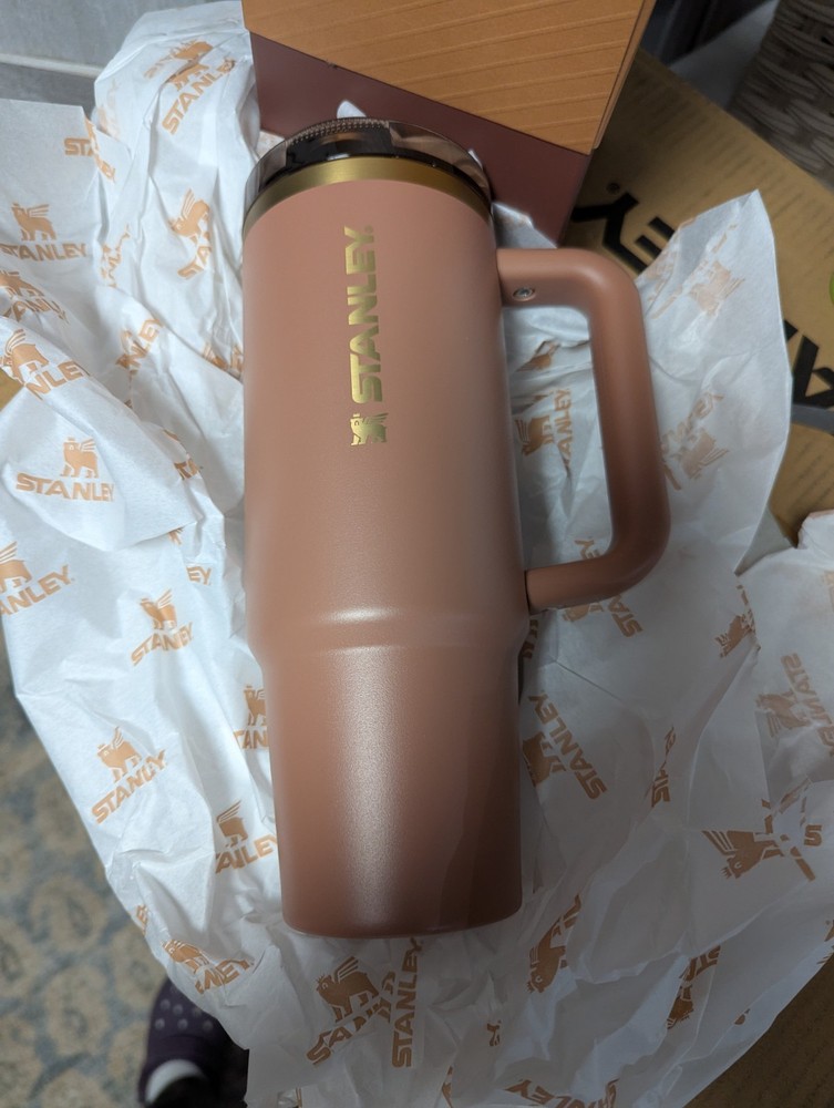 NEW Stanley cup The Quencher ProTour Flip Straw Tumbler 30 OZ Mocha Latte