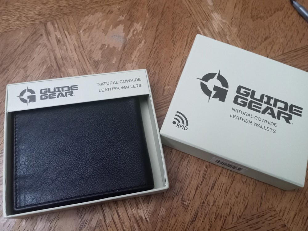 NEW NIB Genuine Leather Bifold Mens Wallet RFID Protection Black