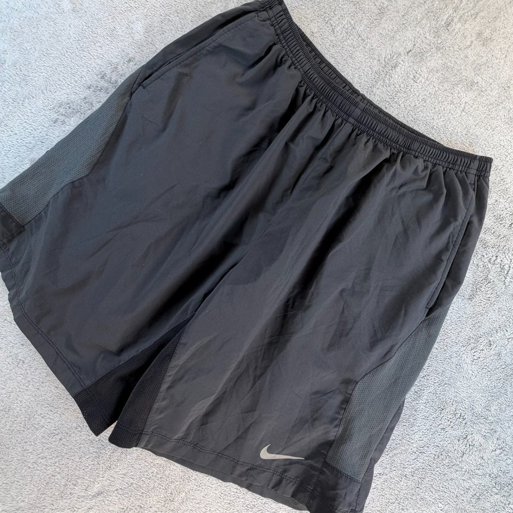 Nike Dri-FIT Men’s Running Shorts Black Mesh Panels Size L Athletic