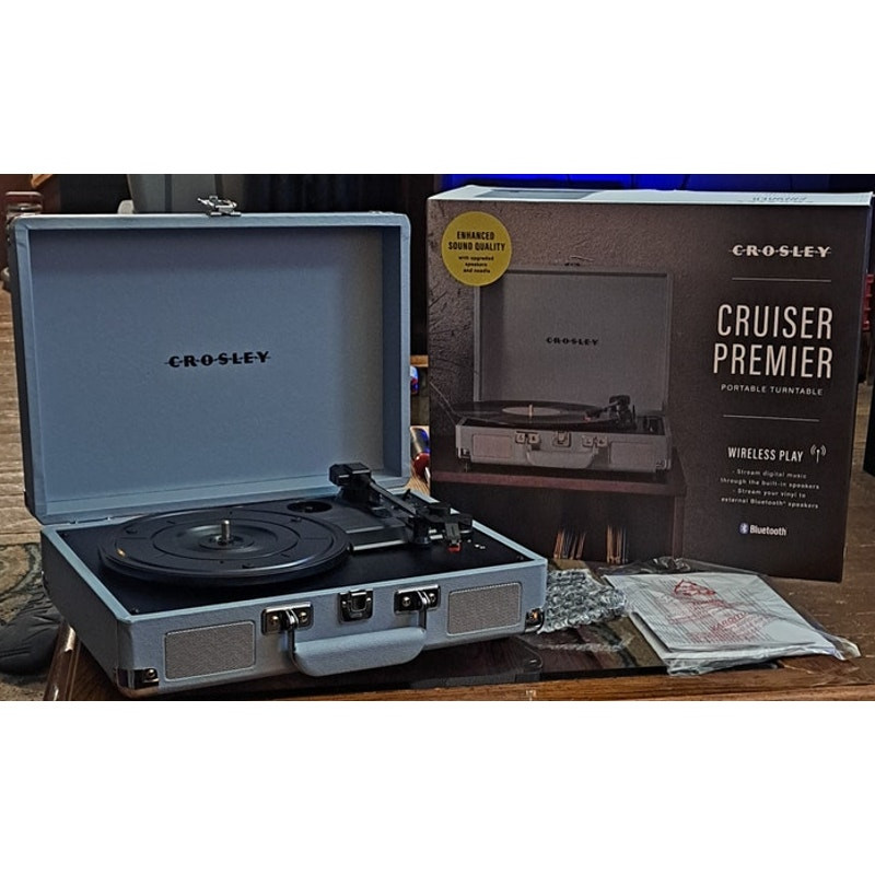 Crosley Cruiser Plus Vintage 3-Speed Bluetooth Suitcase Turntable in Blue