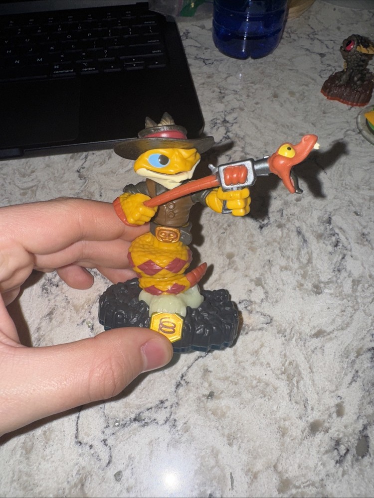 Skylanders Activision Model 84785888 Swap Force-Rattle Snake 2013 Blue Base Swap