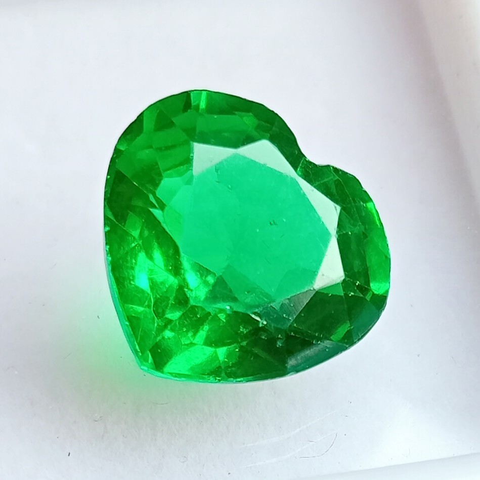Natural Tsavorite Garnet Heart Cut 10-12 Ct EGL Certified Green Gemstone JM061