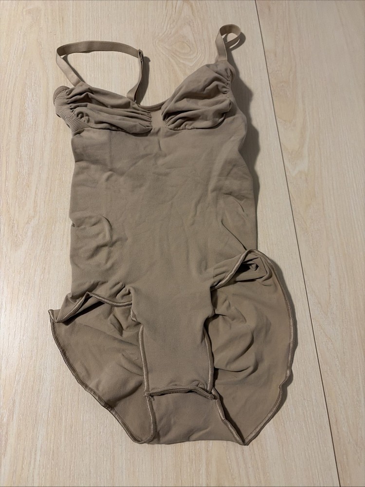 Skims Seamless Sculpt Bodysuit Brief Size L Beige