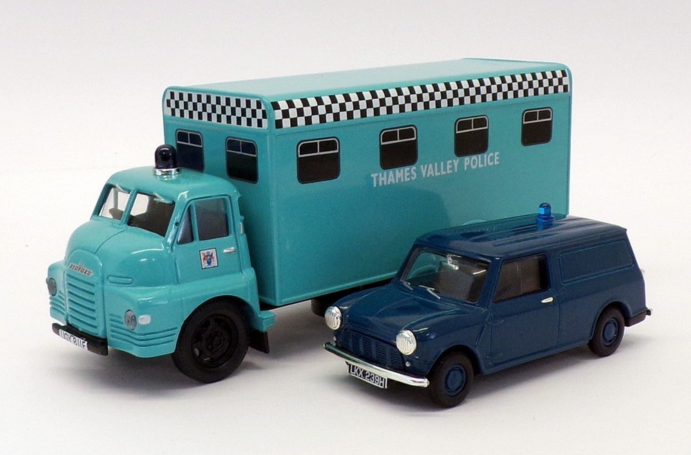 Corgi 1/43 Scale 08006 - Bedford S Control Unit Control & Mini Van Police