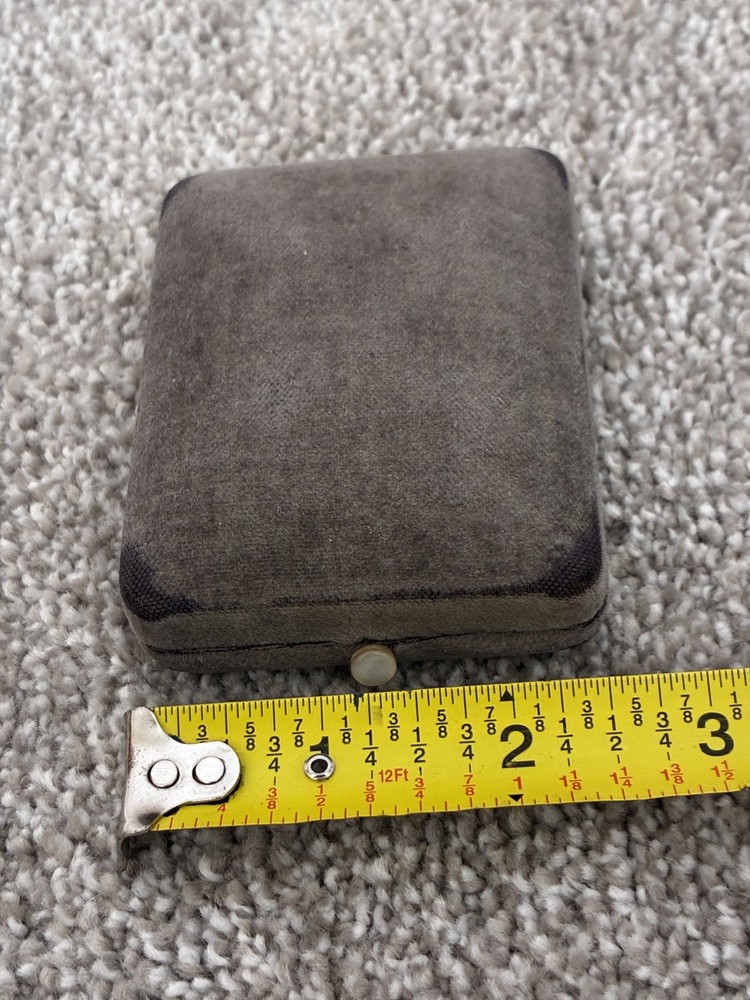 Vintage Velvet single ring jewelry box