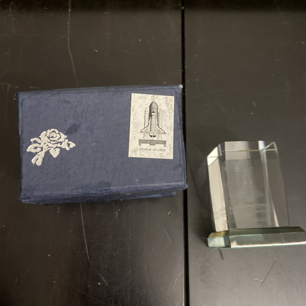 3D Laser Etched Crystal Glass Paperweight Souvenir Space Shuttle & State