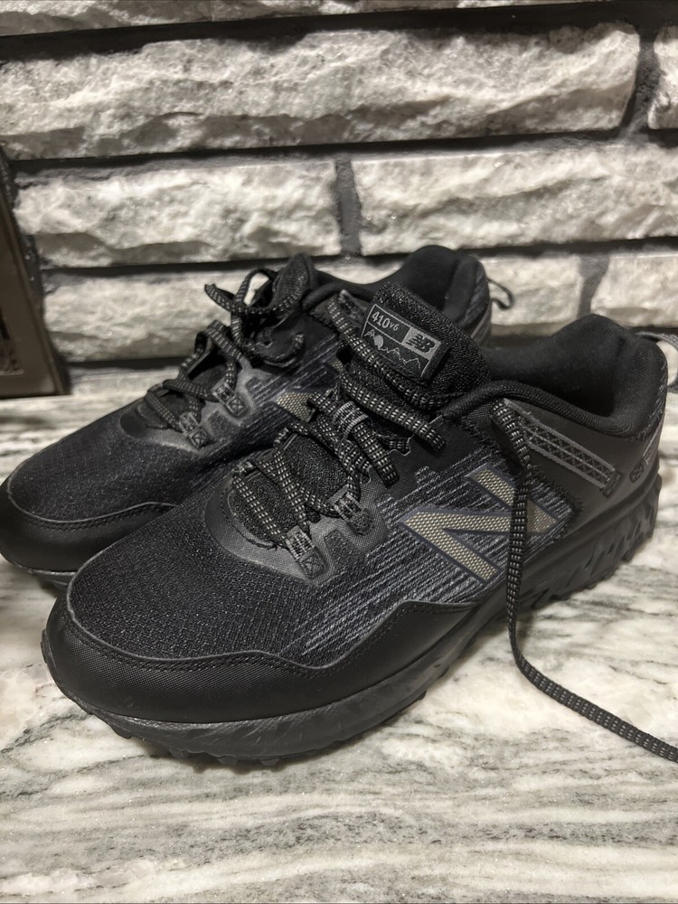 Size 9.5 Men’s - New Balance 410v6 Low Gray Black Cushioning Comfort Insert EUC