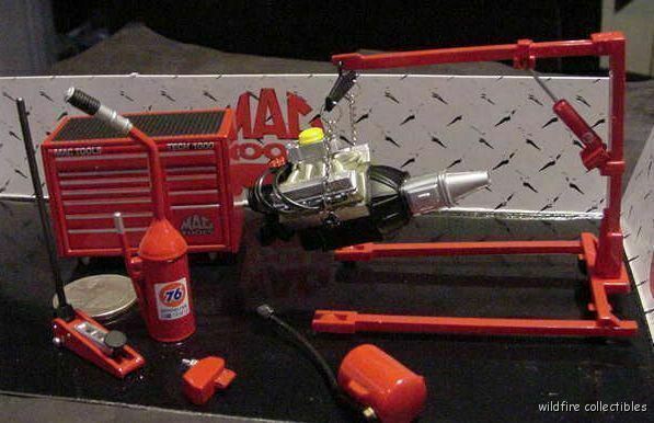 DIECAST DIORAMA MAC TOOL BOX ENGINE STAND KIT CAR JACK 1:24 '02 Caliber Nascar